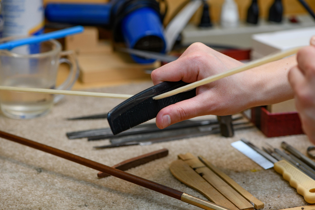 violin-bow-build-repair